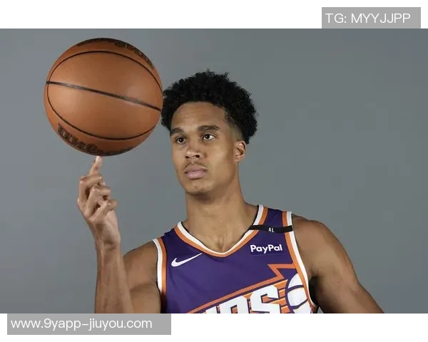 奥索伊戈达罗称赞布克易于相处并能有效执行教练战术 奥索伊戈达罗称赞布克易于相处并能有效执行教练战术